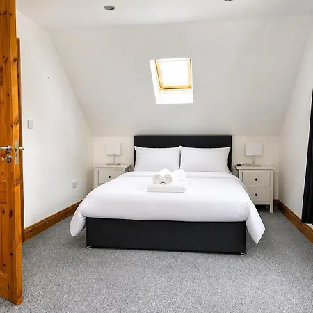 בית נופש Getaway 3 Beds 4 Bathrooms Brittas Bay