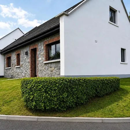 Getaway 3 Beds 4 Bathrooms